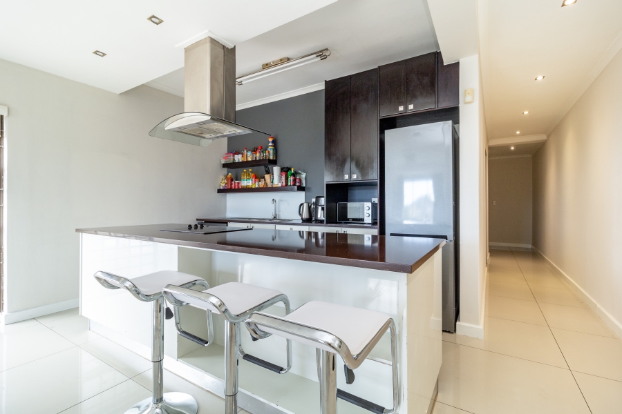To Let 2 Bedroom Property for Rent in Vredehoek Western Cape